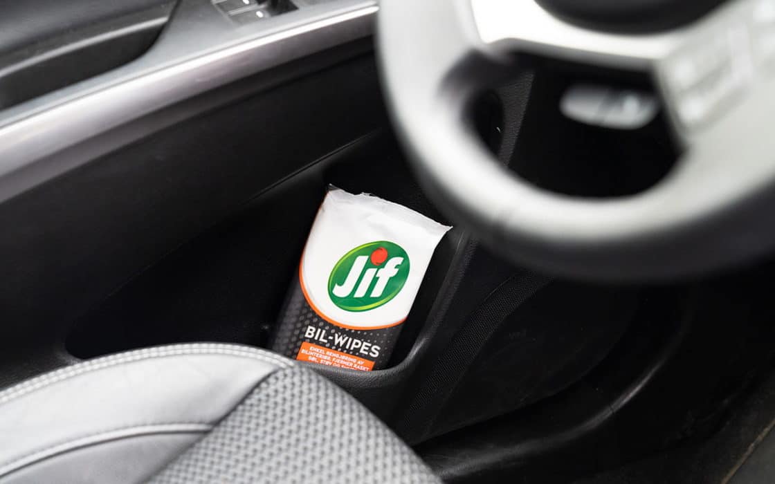 Jif Bil-wipes i dørlomme.